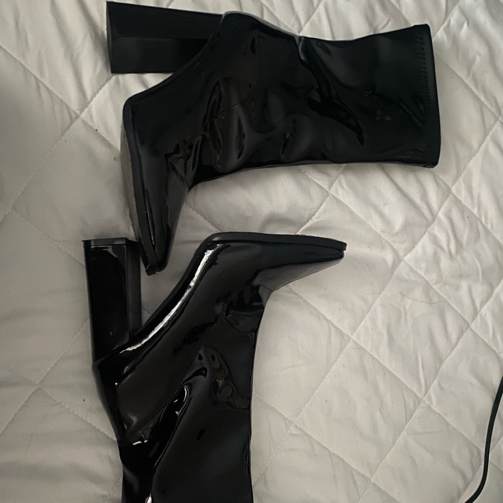 Black heel boots🖤